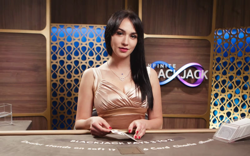 Zwiększ swoje wygrane w kasynie na żywo Infinite Blackjack w 888Starz.